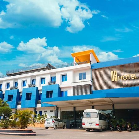 Os Hotel Tanjung Uncang Sagulung Bagian luar foto